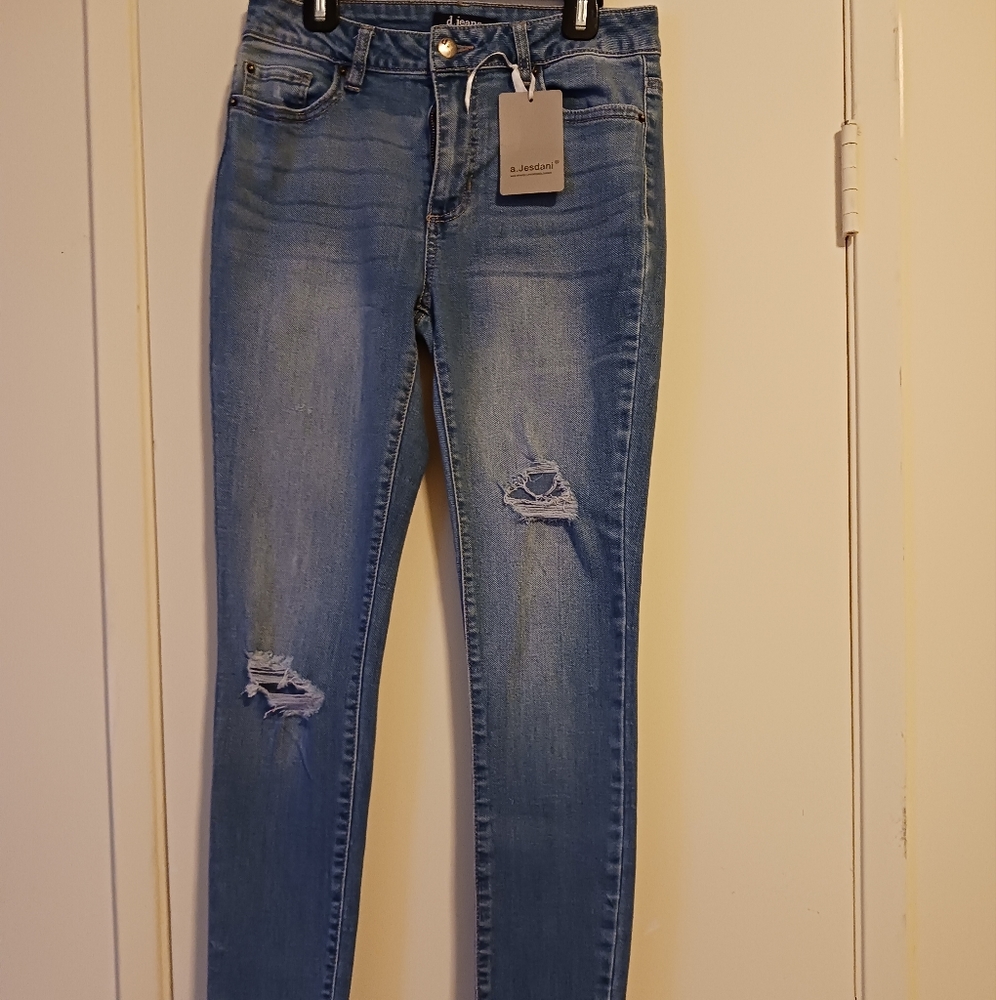 a. Jesdani Jegging denims blue Jeans  new with tag sz. 6